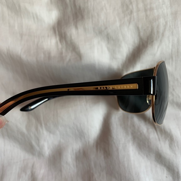 Ralph Lauren Y2K Sunglasses 🖤 - Picture 6 of 7
